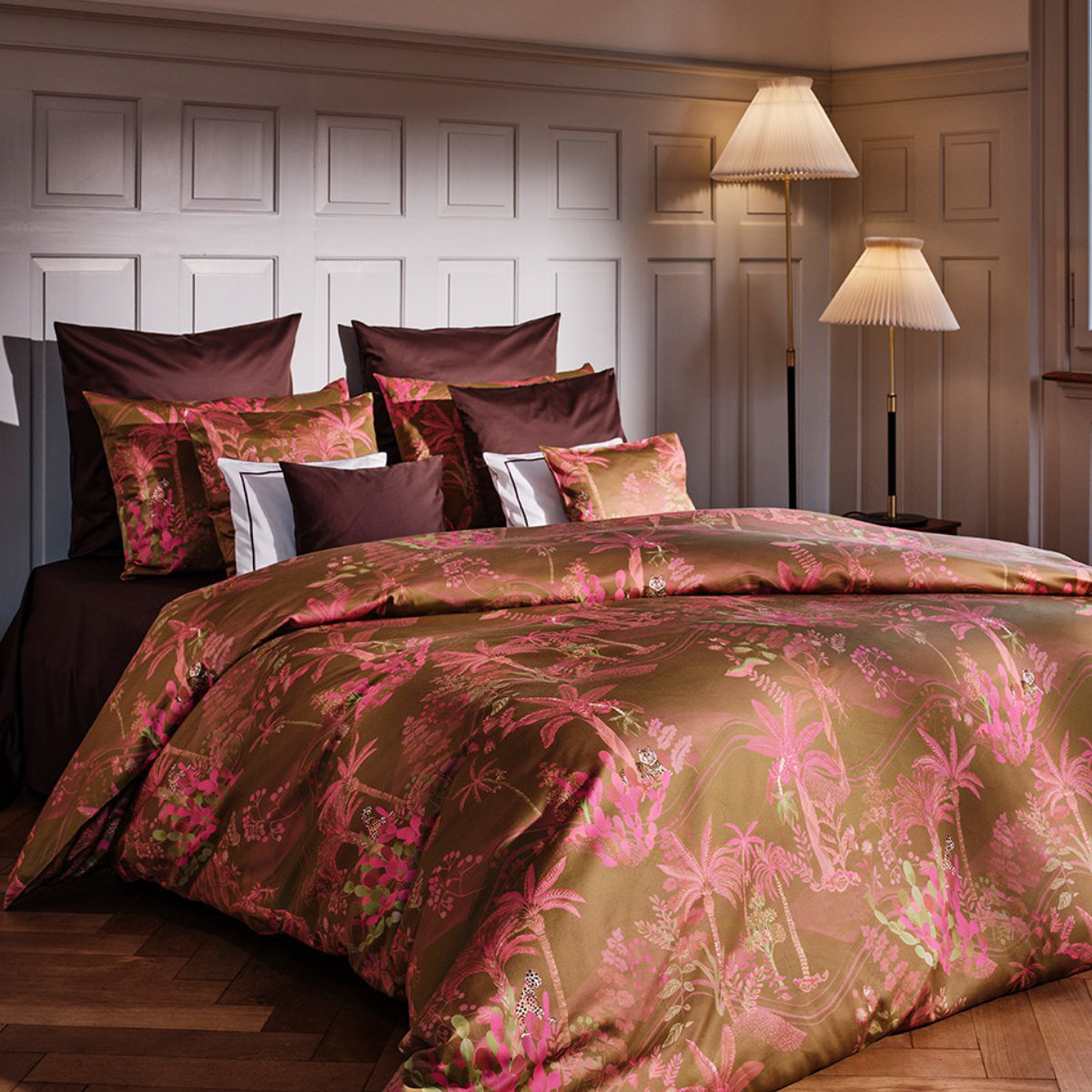 Luxusn Povleen - Christian Fischbacher - Oasis - Swiss Satn - Luxury