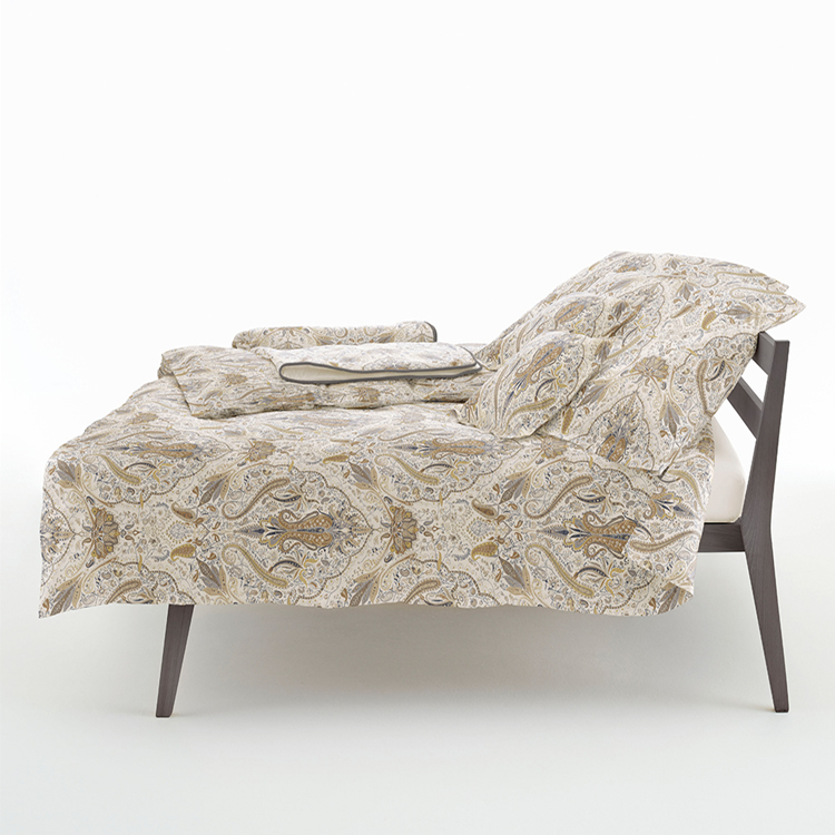 Luxusn� Italsk� Povle�en� - Silky Paisley Noblesa B�ov� - MakoSat�n - Zucchi ItalyStyle